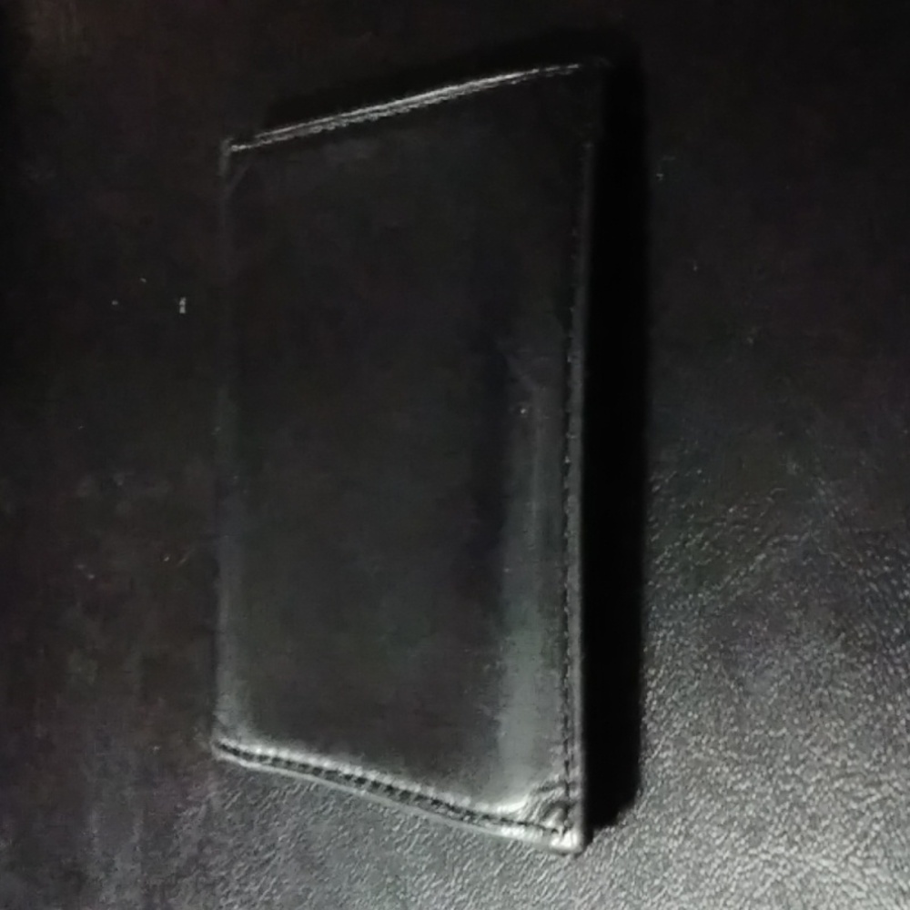 Men's wallet/card holder. Black. 2 pockets.